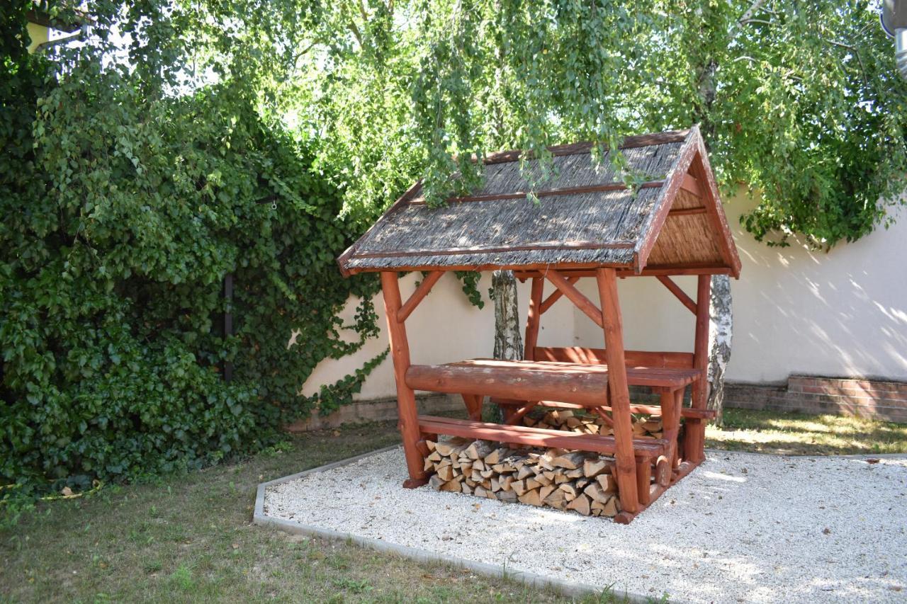 Livia Apartman Héviz Zewnętrze zdjęcie